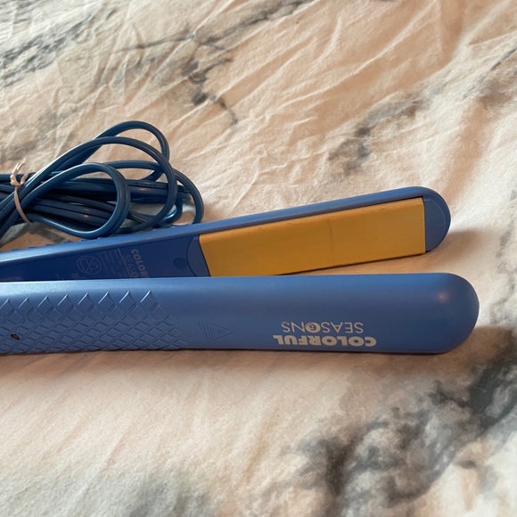 Herstyler Hair Straightener/Flat Iron - Baby Blue - Picture 2 of 4
